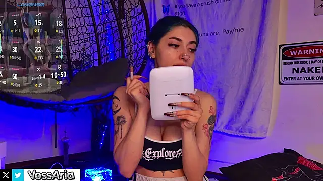 AriaVoss online show from April 28, 10:04 pm