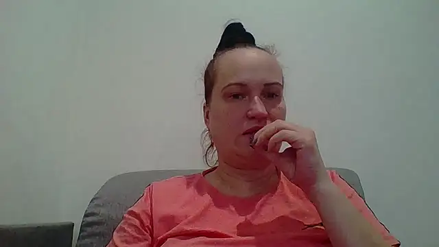 Snapshot of _squirty_cum_lady_ chatting on October 10, 5:06 am  squirty cum lady  online show from October 10, 5:06 am