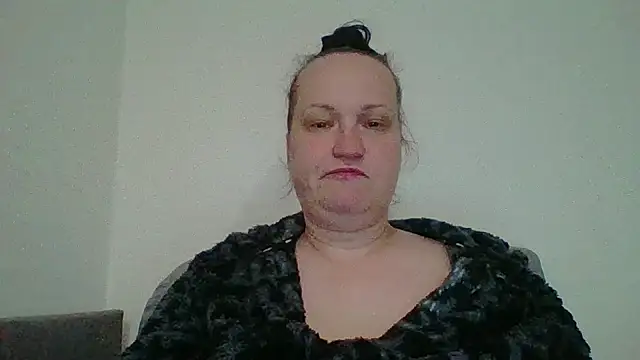 Snapshot of _squirty_cum_lady_ chatting on October 12, 2:54 am  squirty cum lady  online show from October 12, 2:54 am