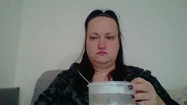 Snapshot of _squirty_cum_lady_ chatting on October 18, 5:21 am  squirty cum lady  online show from October 18, 5:21 am