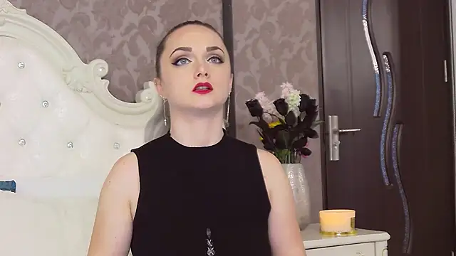 EllianaReese online show from March 4, 7:19 am