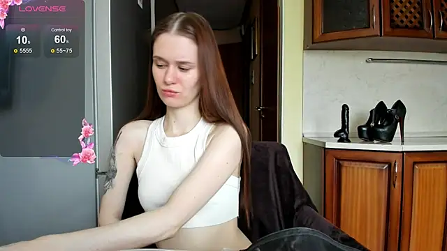 Snapshot of EmilySoul chatting on April 18, 1:53 am EmilySoul online show from April 18, 1:53 am