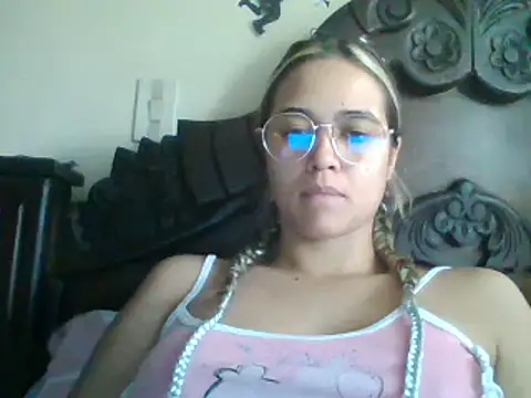 trianabell online show from December 9, 4:37 pm
