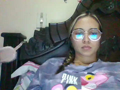 trianabell online show from December 20, 12:52 am