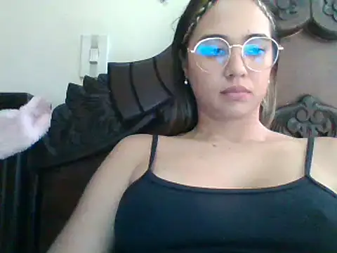 trianabell online show from January 11, 5:51 pm