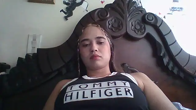 trianabell online show from November 20, 3:45 pm