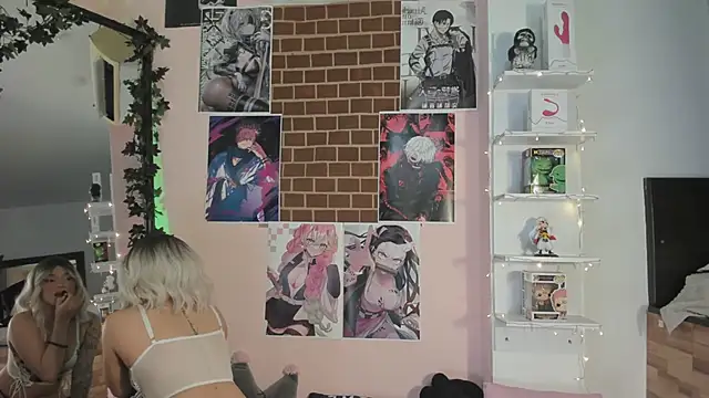 sensualkattt online show from December 13, 12:06 pm
