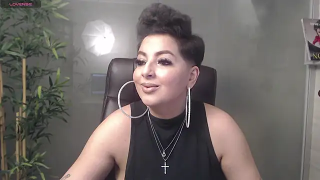 BustyAllyy online show from December 22, 9:31 pm
