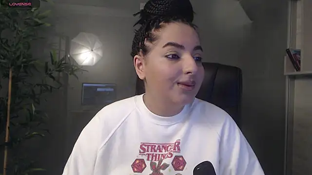 Snapshot of BustyAllyy chatting on October 5, 1:09 pm BustyAllyy online show from October 5, 1:09 pm