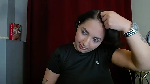 Snapshot of BustyAllyy chatting on October 29, 7:37 pm BustyAllyy online show from October 29, 7:37 pm