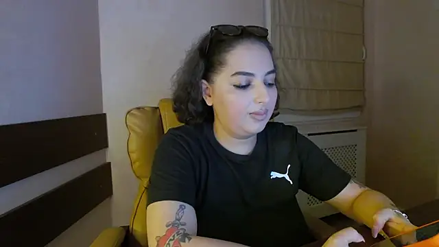 BustyAllyy online show from June 9, 6:41 pm