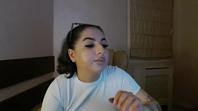 BustyAllyy online show from June 10, 9:14 pm