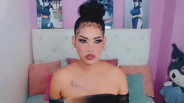 Snapshot of Amanda_bigx chatting on April 12, 8:03 pm Amanda bigx online show from April 12, 8:03 pm