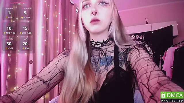 Snapshot of JustMeowGirl chatting on June 28, 5:13 am JustMeowGirl online show from June 28, 5:13 am