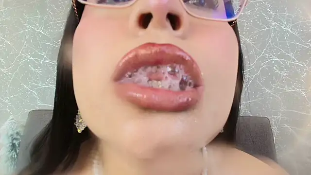 mia roux13 online show from January 1, 6:49 pm
