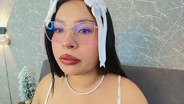 mia roux13 online show from January 2, 7:07 pm