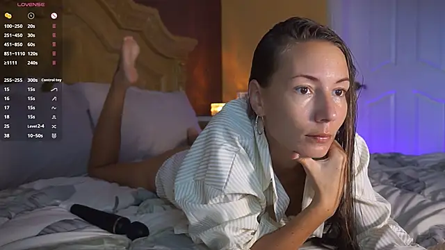 naiviv online show from March 11, 1:26 am