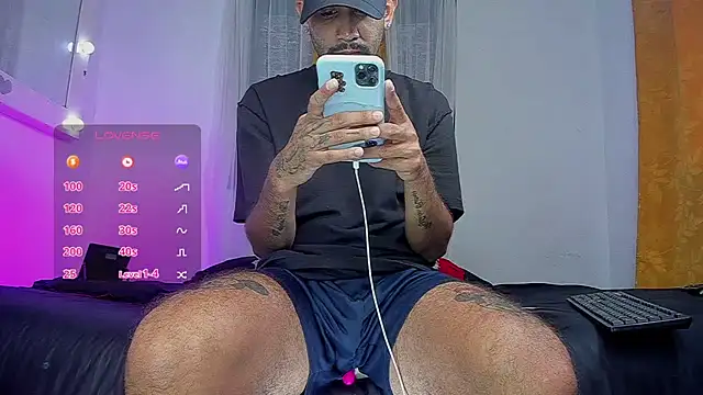 Snapshot of estiben_05 chatting on August 1, 4:39 pm estiben 05 online show from August 1, 4:39 pm