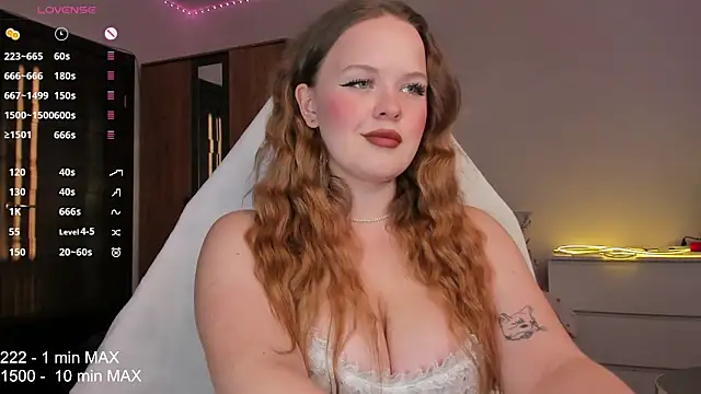 Snapshot of HANNA_MONTANAS chatting on October 2, 2:46 pm HANNA MONTANAS online show from October 2, 2:46 pm