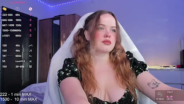 Snapshot of HANNA_MONTANAS chatting on October 19, 1:23 pm HANNA MONTANAS online show from October 19, 1:23 pm