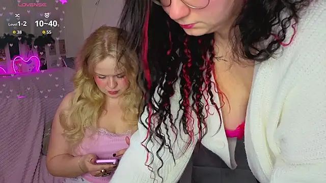 HANNA MONTANAS online show from March 18, 7:06 pm