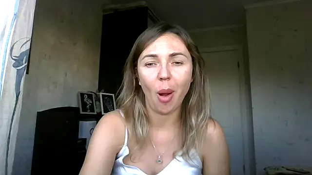 AngelinaLove28 online show from September 26, 6:50 am