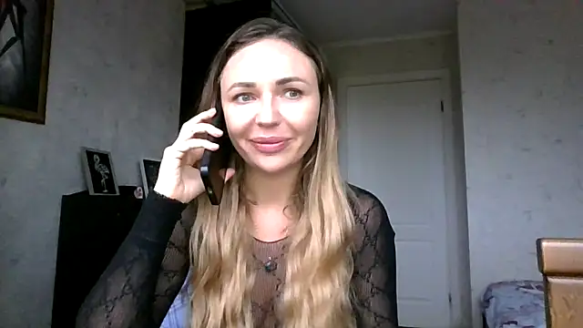 AngelinaLove28 online show from October 24, 6:10 am