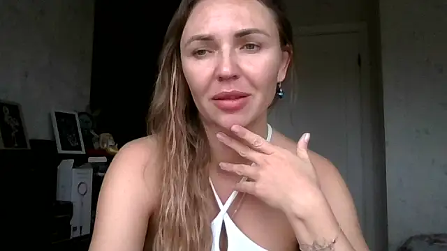 AngelinaLove28 online show from October 25, 7:38 am