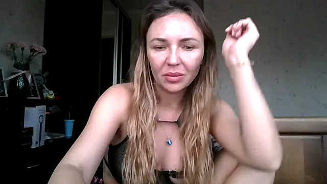 AngelinaLove28 online show from November 3, 7:42 am