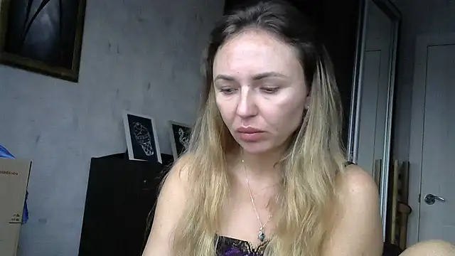 AngelinaLove28 online show from November 23, 8:03 am