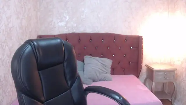 charlottemoonxz online show from March 17, 10:06 pm