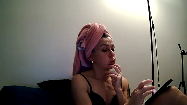 anechka1 online show from December 14, 9:41 pm