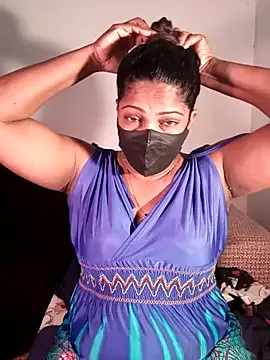 Snapshot of Kim_kardashia1 chatting on December 2, 3:47 am Kim kardashia1 online show from December 2, 3:47 am