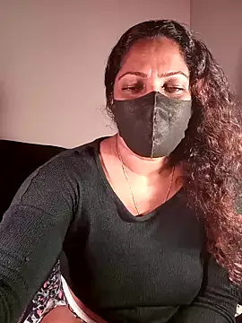 Snapshot of Kim_kardashia1 chatting on December 21, 12:59 pm Kim kardashia1 online show from December 21, 12:59 pm