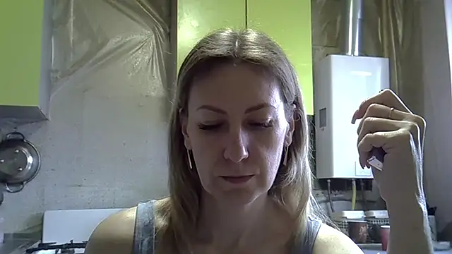 AshleyXHoney online show from April 24, 7:00 am