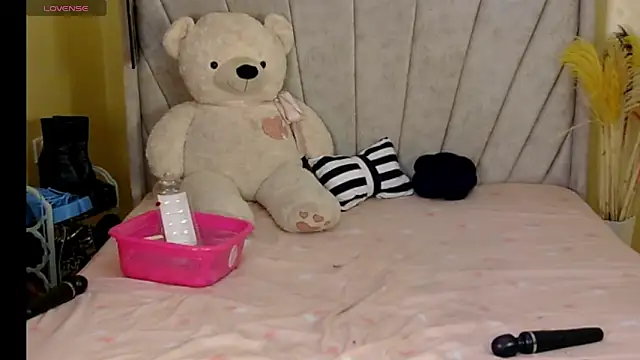 Kyla may online show from February 11, 7:48 pm