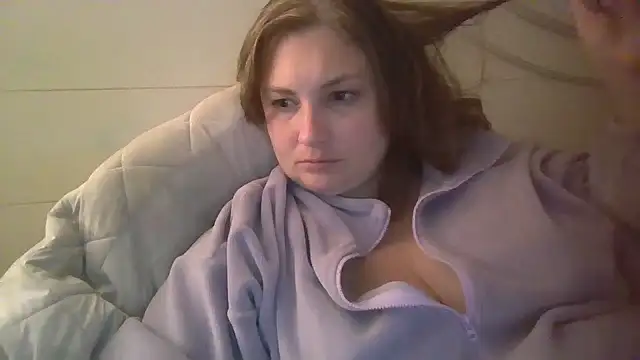 Snapshot of MilfyMrsRobinson chatting on December 4, 12:53 am MilfyMrsRobinson online show from December 4, 12:53 am