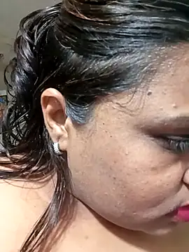 Snapshot of Love_Jenny chatting on February 21, 7:56 am Love Jenny online show from February 21, 7:56 am