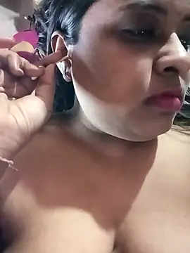 Snapshot of Love_Jenny chatting on February 22, 7:01 am Love Jenny online show from February 22, 7:01 am