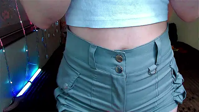 Snapshot of LizaSenri chatting on October 4, 7:06 am LizaSenri online show from October 4, 7:06 am