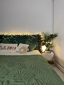 KimArts online show from October 9, 4:38 pm