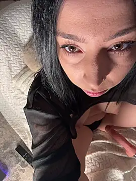 Snapshot of KimArts chatting on February 19, 7:54 pm KimArts online show from February 19, 7:54 pm