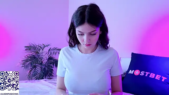 Snapshot of pusichka chatting on December 28, 1:06 pm pusichka online show from December 28, 1:06 pm