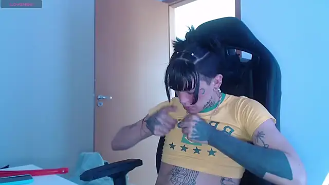 charlotbelucci  online show from October 2, 1:40 pm