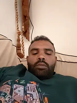 Snapshot of ListedLoin chatting on November 16, 10:43 am ListedLoin online show from November 16, 10:43 am