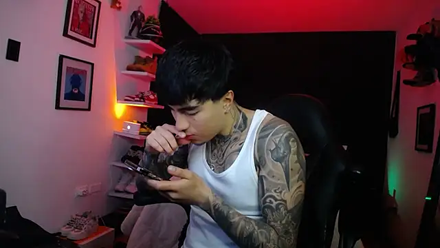 Snapshot of jung_dragon chatting on October 5, 5:17 am jung dragon online show from October 5, 5:17 am