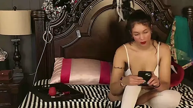 Snapshot of MeghanMarley chatting on October 19, 4:35 am MeghanMarley online show from October 19, 4:35 am