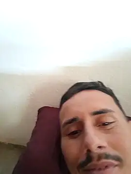 Snapshot of luissilva0071 chatting on May 4, 2:35 pm luissilva0071 online show from May 4, 2:35 pm