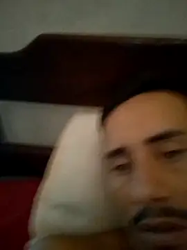 Snapshot of luissilva0071 chatting on May 6, 10:53 am luissilva0071 online show from May 6, 10:53 am