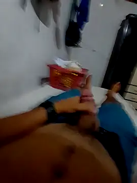 Snapshot of luissilva0071 chatting on May 28, 7:55 pm luissilva0071 online show from May 28, 7:55 pm